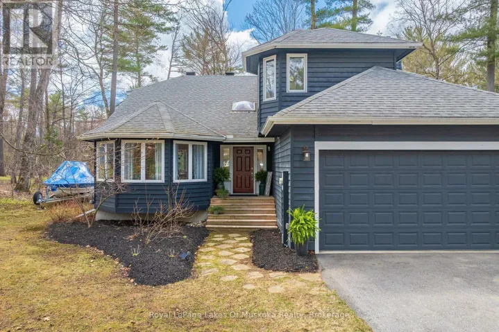 84 CLARKE CRESCENT, Huntsville (Stephenson), Ontario P0B1L0