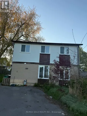UPPER LEAVE 1/2ND FLOOR - 5 HERRON PLACE, Brampton (Central Park), Ontario L6S1P3