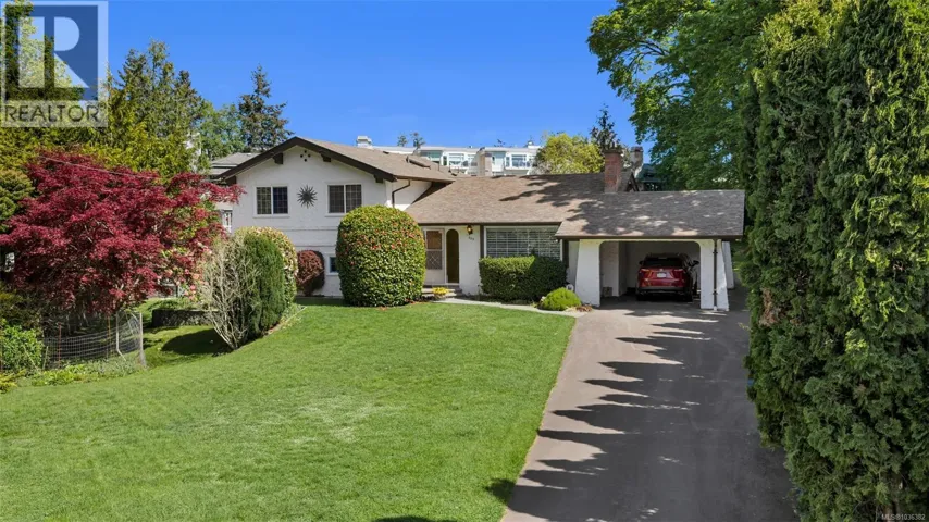 989 Abbey Rd E, Saanich, British Columbia V8Y1L1