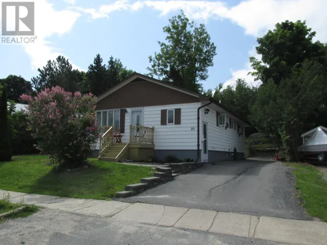 25 Roman AVE, Elliot Lake, Ontario P5A1R6