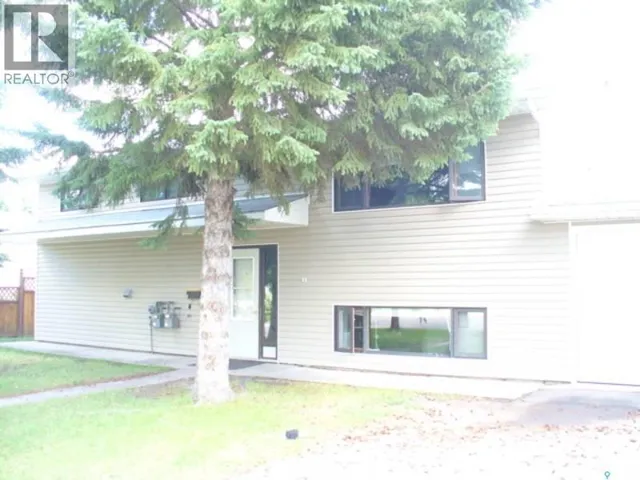 81 A&B Circlebrooke DRIVE, Yorkton, Saskatchewan S3N2C9