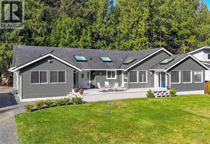 967 Woodpecker Pl, Parksville, British Columbia V9P1T1