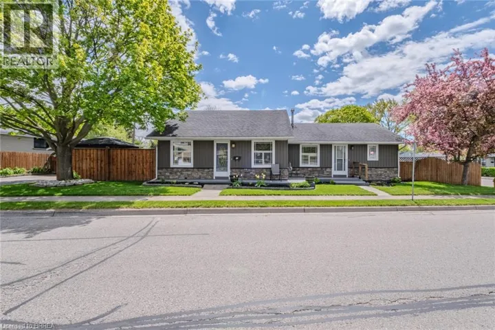 36 CRANDELL Avenue, Brantford, Ontario N3S1C9
