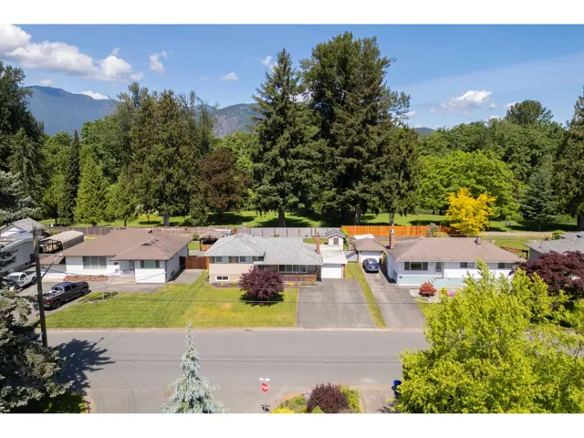 45741 BERKELEY AVENUE, Chilliwack Proper West, Chilliwack, British Columbia V2P3N1