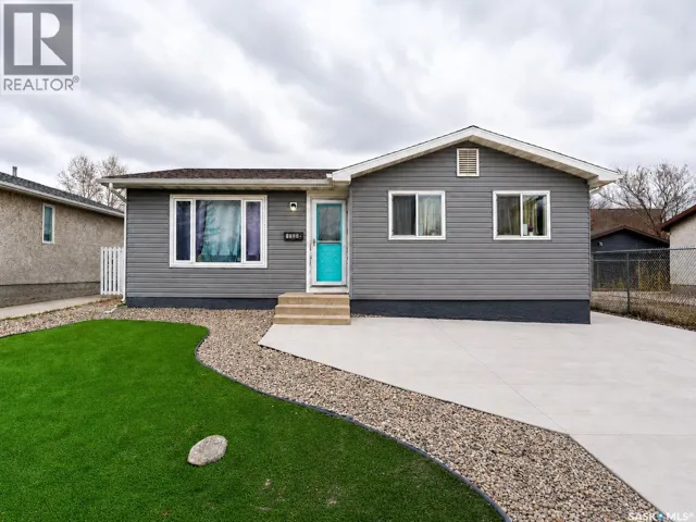 1739 Fleet STREET, Regina, Saskatchewan S4N6B4