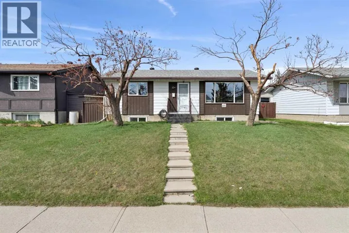 176 Penmeadows Close SE, Calgary, Alberta T2A3S2