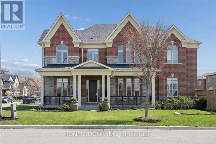5 BLENHEIM CIRCLE, Whitby, Ontario L1P0E3