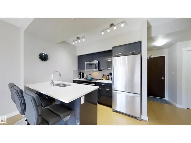 #1603 10410 102 AV NW, Edmonton, Alberta T5J0E9