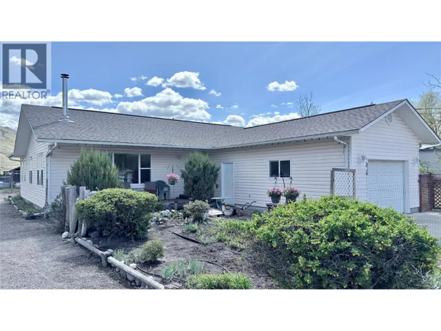 816 Division Street, Midway, British Columbia V0H1M0