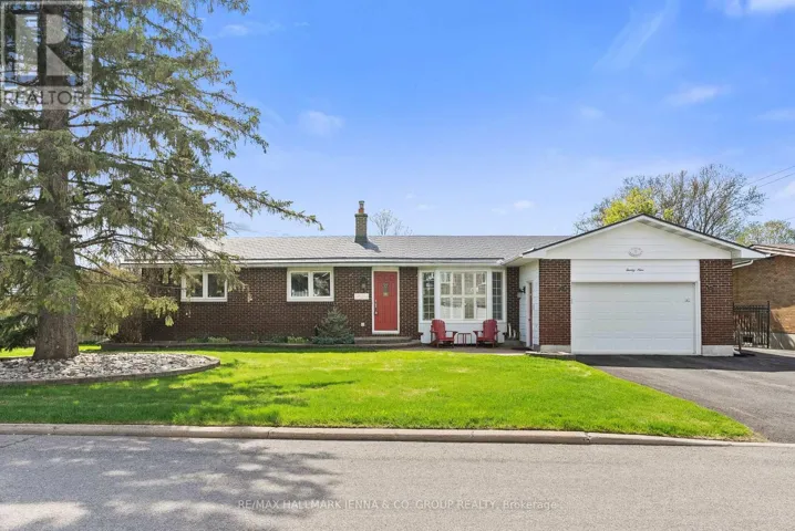 29 KINGSBURY AVENUE, Ottawa, Ontario K2G3E5