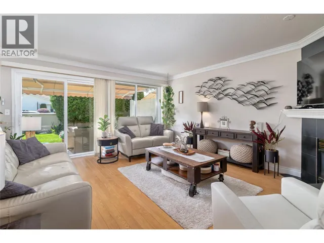 1886 Parkview Crescent Unit# 3, Kelowna, British Columbia V1X7G6
