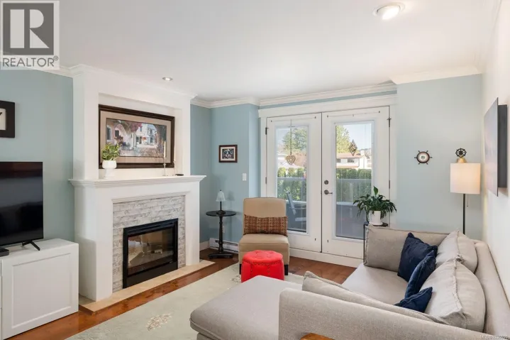 531 Heatherdale Lane, Saanich, British Columbia V8Z0A4