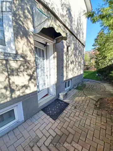 LOWER 256 HOMEWOOD AVENUE, Toronto (Newtonbrook West), Ontario M2R2N3