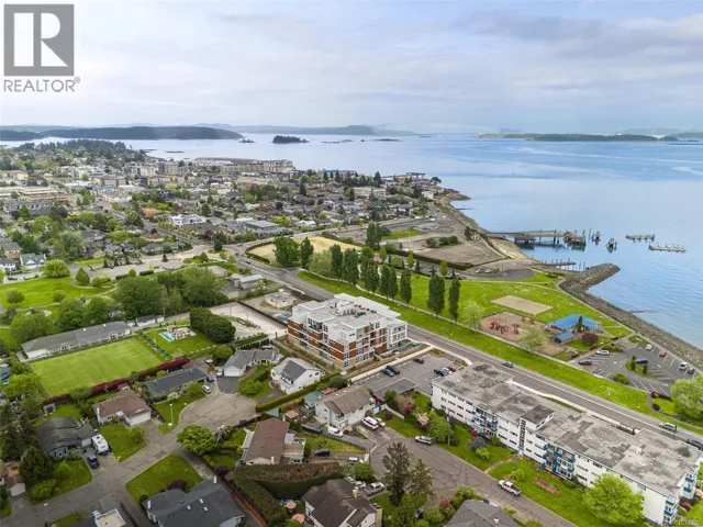 203 9570 Fifth St, Sidney, British Columbia V8L2W5