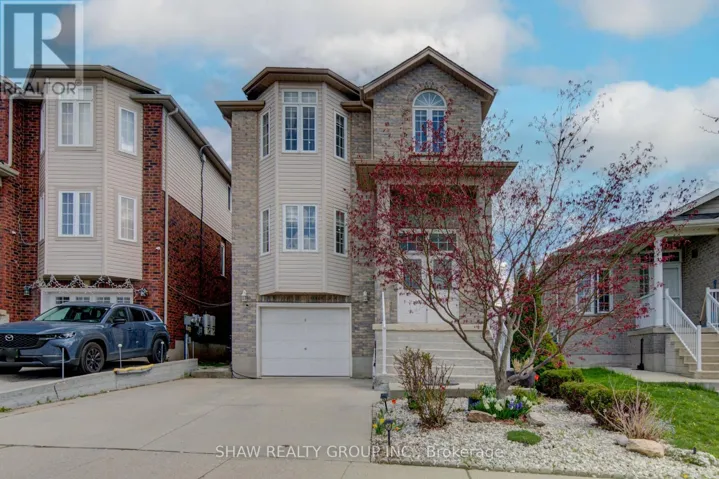 32 LENA CRESCENT, Cambridge, Ontario N1R8P4