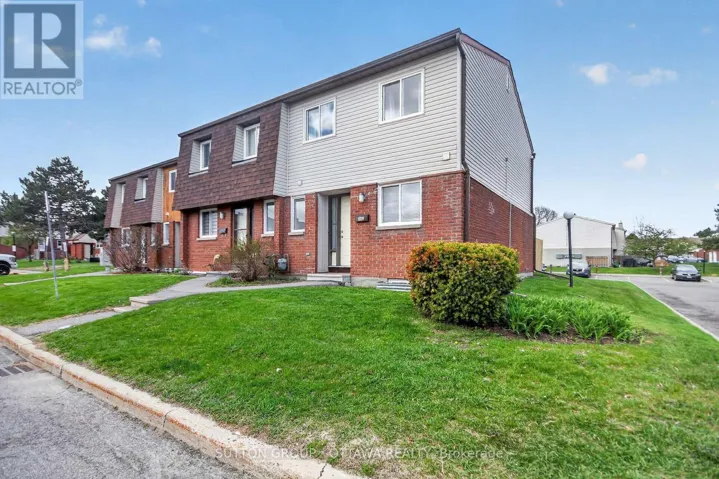 79 - 35D WOODVALE GREEN, Ottawa, Ontario K2G4H3