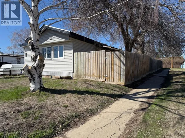 5202 56B Street, Lloydminster, Alberta T9V1M6
