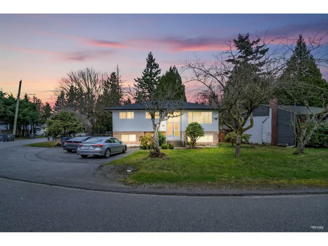 12521 GROVE CRESCENT, Surrey, British Columbia V3V2L6
