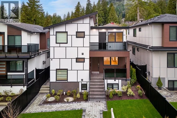 806 MONTROYAL BOULEVARD, North Vancouver, British Columbia V7R2G6