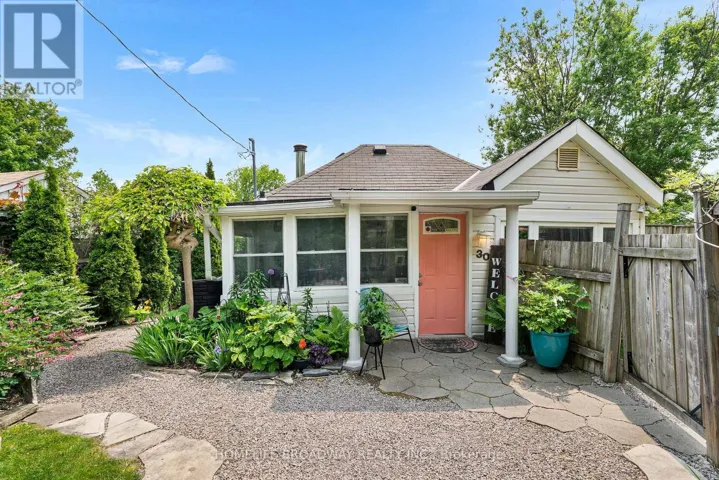 30 PARKHILL DRIVE, Whitchurch-Stouffville, Ontario L4A2G1