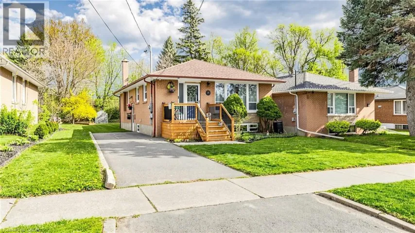 33 NEAPOLITAN Drive, Scarborough, Ontario M1P4B2