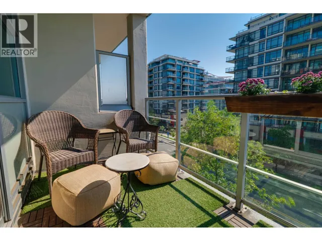 508 168 EAST ESPLANADE, North Vancouver, British Columbia V7L4X8