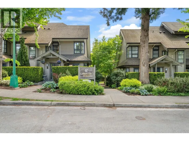 15 3150 SUNNYHURST ROAD, North Vancouver, British Columbia V7K2G3