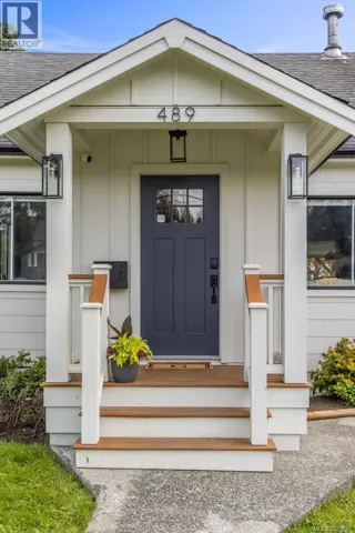 489 Grafton St, Esquimalt, British Columbia V9A5E7