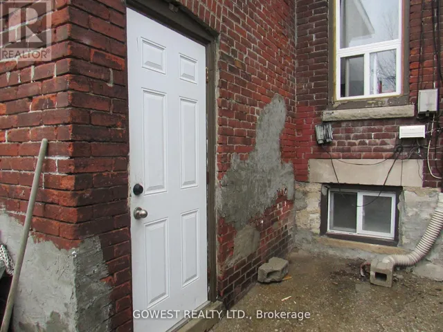 BSMT - 2011 DUNDAS STREET W, Toronto (Roncesvalles), Ontario M6R1W7