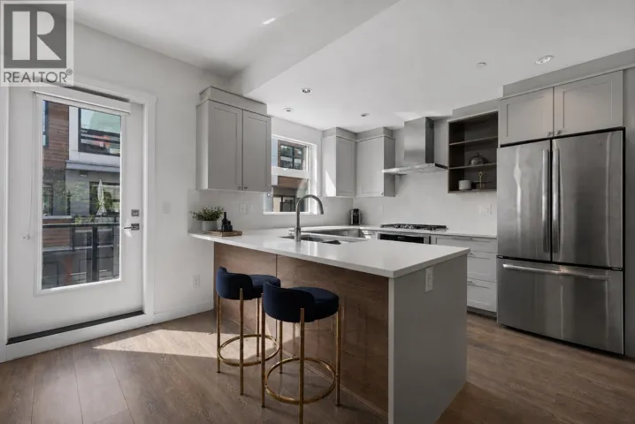 21 856 ORWELL STREET, North Vancouver, British Columbia V7J0C2
