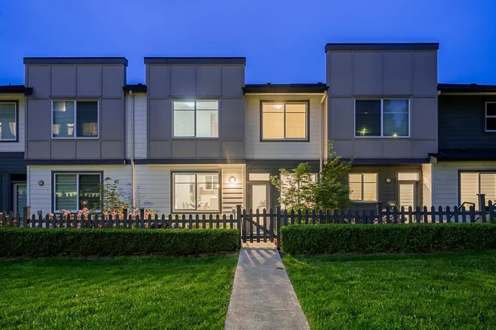 69 15665 MOUNTAIN VIEW DRIVE, Surrey, British Columbia V3S0C6