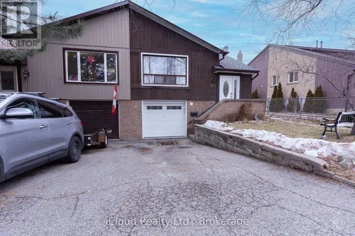 30 SALISBURY CIRCLE, Brampton (Brampton North), Ontario L6V2Z5