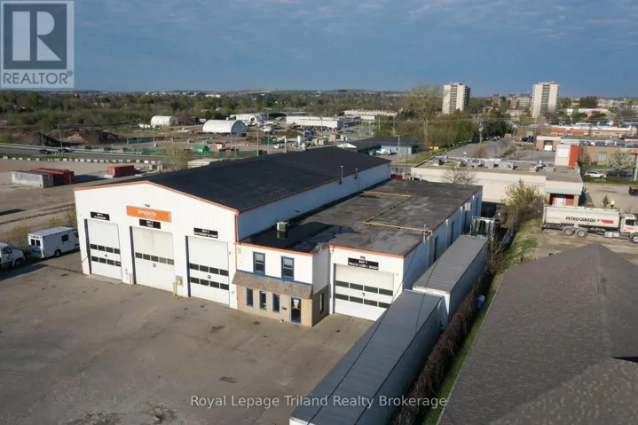 12 CHURCHILL PLACE, Woodstock (Woodstock - South), Ontario N4S7V9