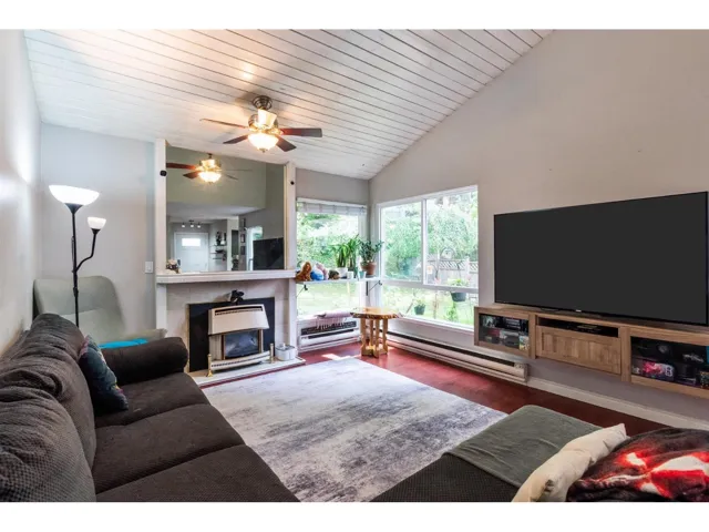 6217 E GREENSIDE DRIVE, Surrey, British Columbia V3S5M8