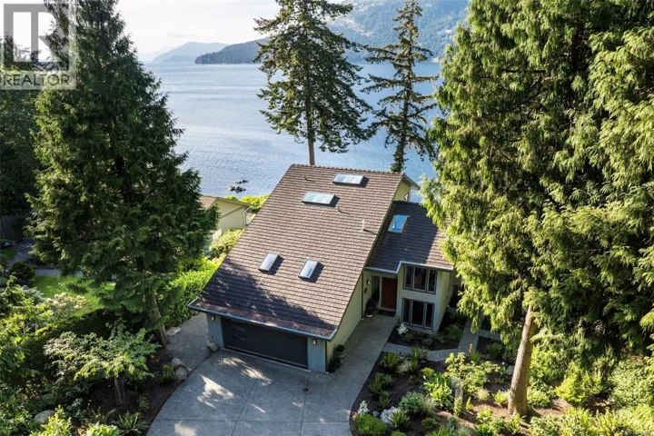 958 Lands End Rd, North Saanich, British Columbia V8L4R4