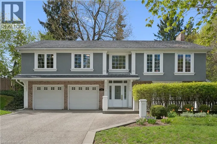 335 MARLOWE Drive, Waterloo, Ontario N2L5A5