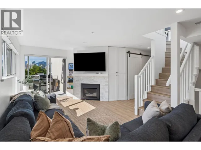 103 933 WEST 8TH AVENUE, Vancouver, British Columbia V5Z1E4