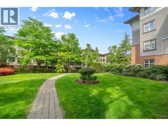 404 4883 MACLURE MEWS, Vancouver, British Columbia V6J5M8