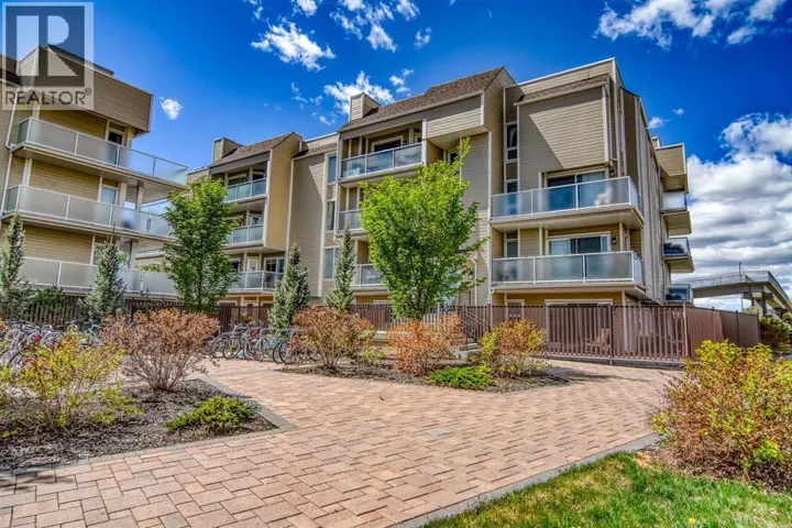 202, 3727 42 Street SW, Calgary, Alberta T3A2W3