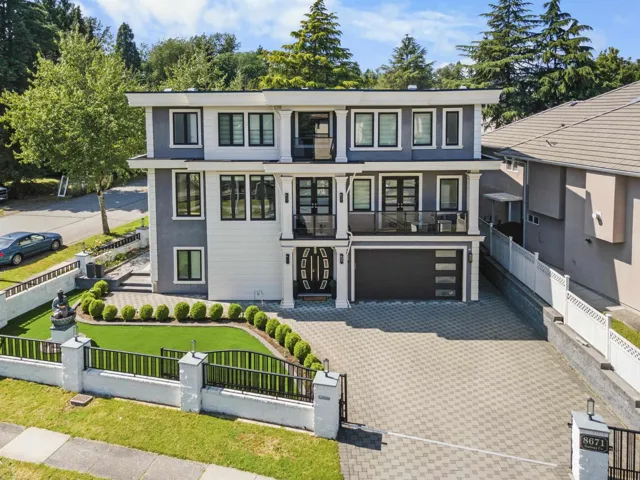 8671 GALWAY CRESCENT, Surrey, British Columbia V3W6C8