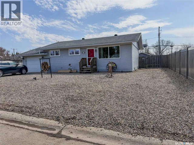 319 March AVENUE E, Langenburg, Saskatchewan S0A2A0