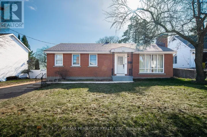 251 BROADVIEW DRIVE, Pembroke, Ontario K8A2A1