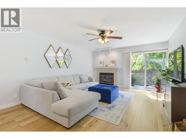 836 ROCHE POINT DRIVE, North Vancouver, British Columbia V7H2T9