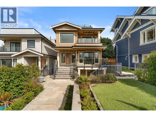 462 W 14TH STREET, North Vancouver, British Columbia V7M1P7