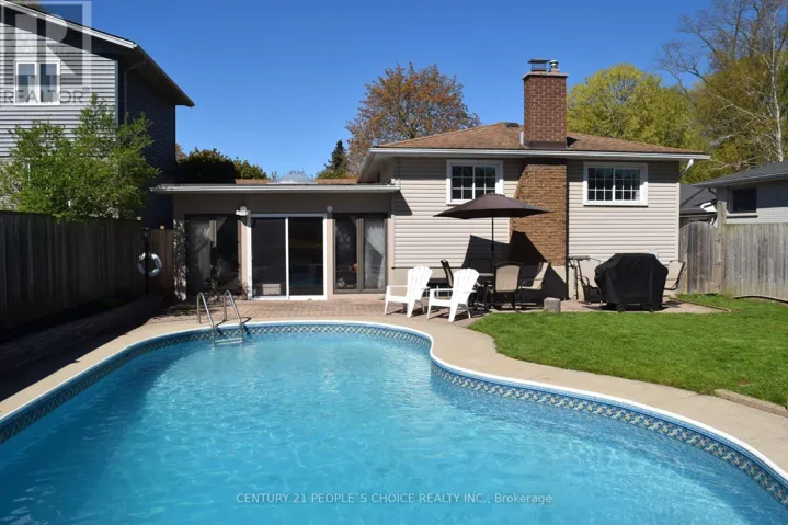 20 INADALE COURT, Kitchener, Ontario N2M2Z8