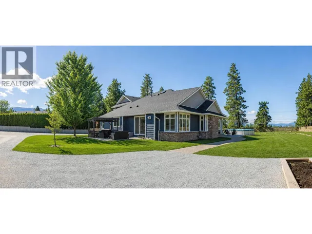 3350 Larkspur Court, Kelowna, British Columbia V1W4E4
