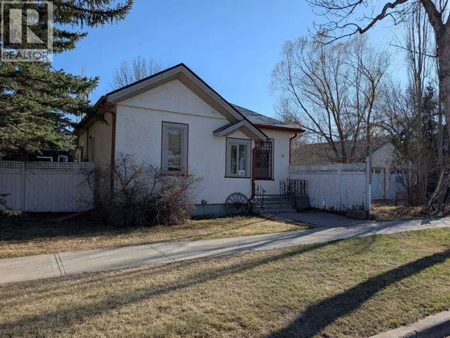 53 Elma Street W, Okotoks, Alberta T1S1J8