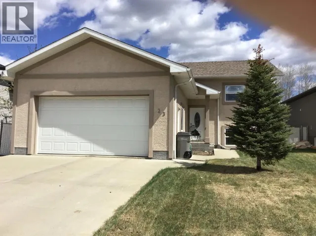 23 Rodeo Way, Whitecourt, Alberta T7S0B9