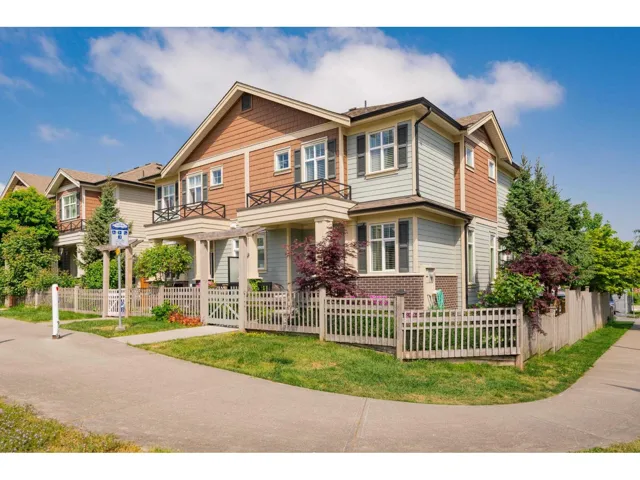 20395 82 AVENUE, Langley, British Columbia V2Y0S3