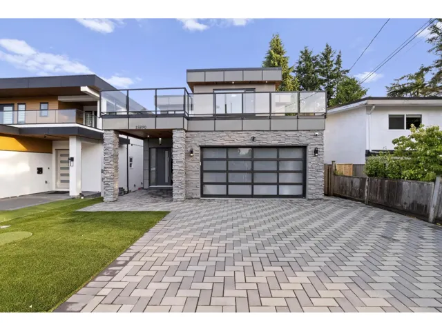 15890 RUSSELL AVENUE, White Rock, British Columbia V4B2S4